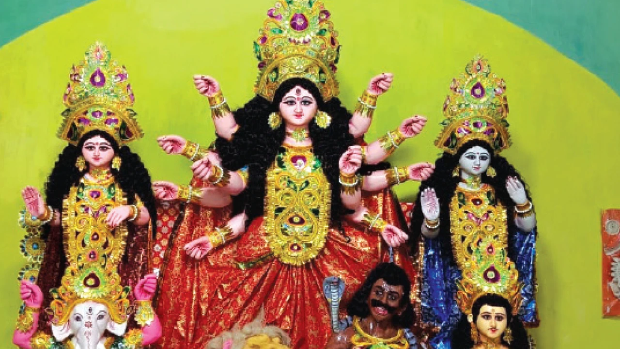 উমাবরণে আন্তরিকতার ত্রুটি নেই দত্তবাড়িতে
