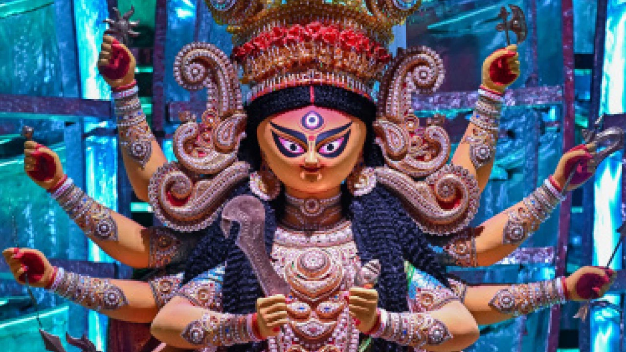 কোথাও আটের দশকের স্মৃতি তো কোথাও মিলবে মায়ের জীবনদর্শন