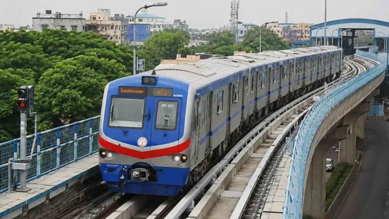 বাড়তি সুরক্ষা বলয়ে আজ থেকে চার দিন সারারাত শহরে চালু থাকবে মেট্রো