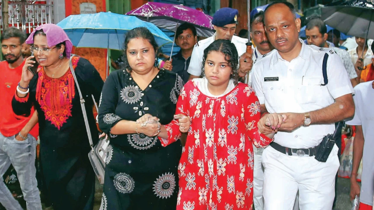 বাংলার দুর্গাপুজোর কালো দিন, কান্নায় বদলালো আনন্দের উৎসব