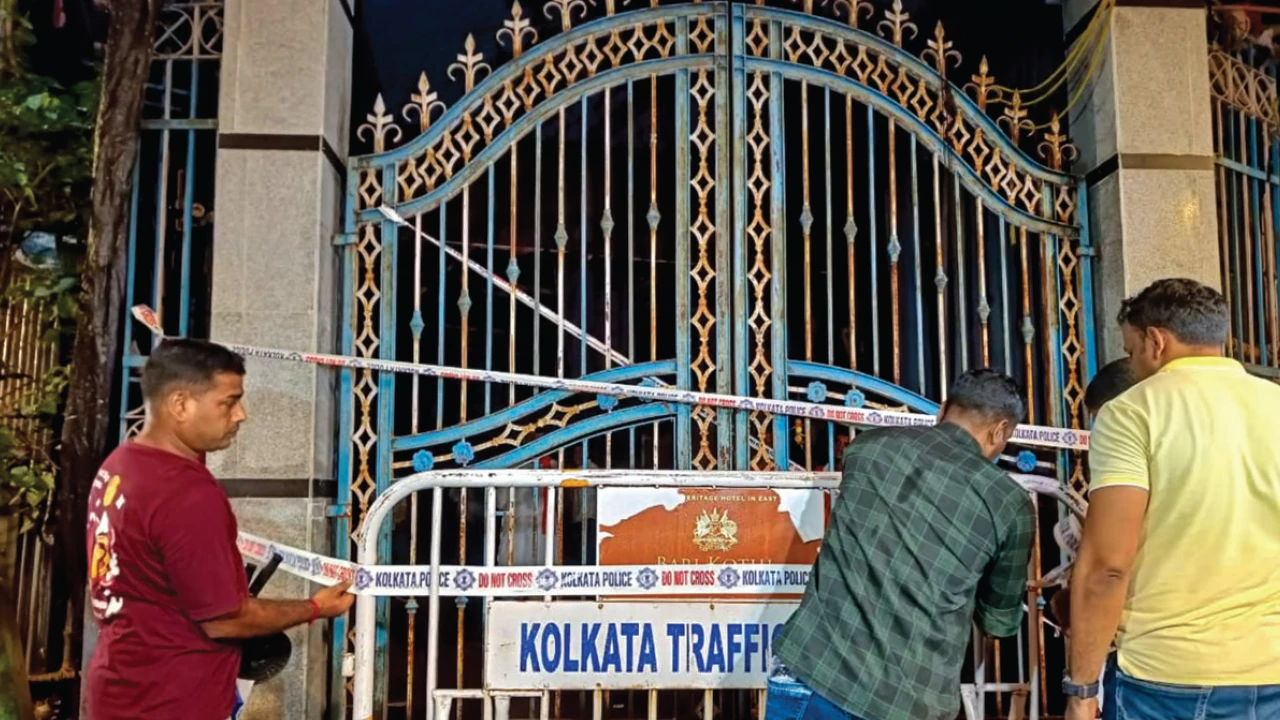 ‘বলেছিলাম, সাবধানে ঘুরবি মা’