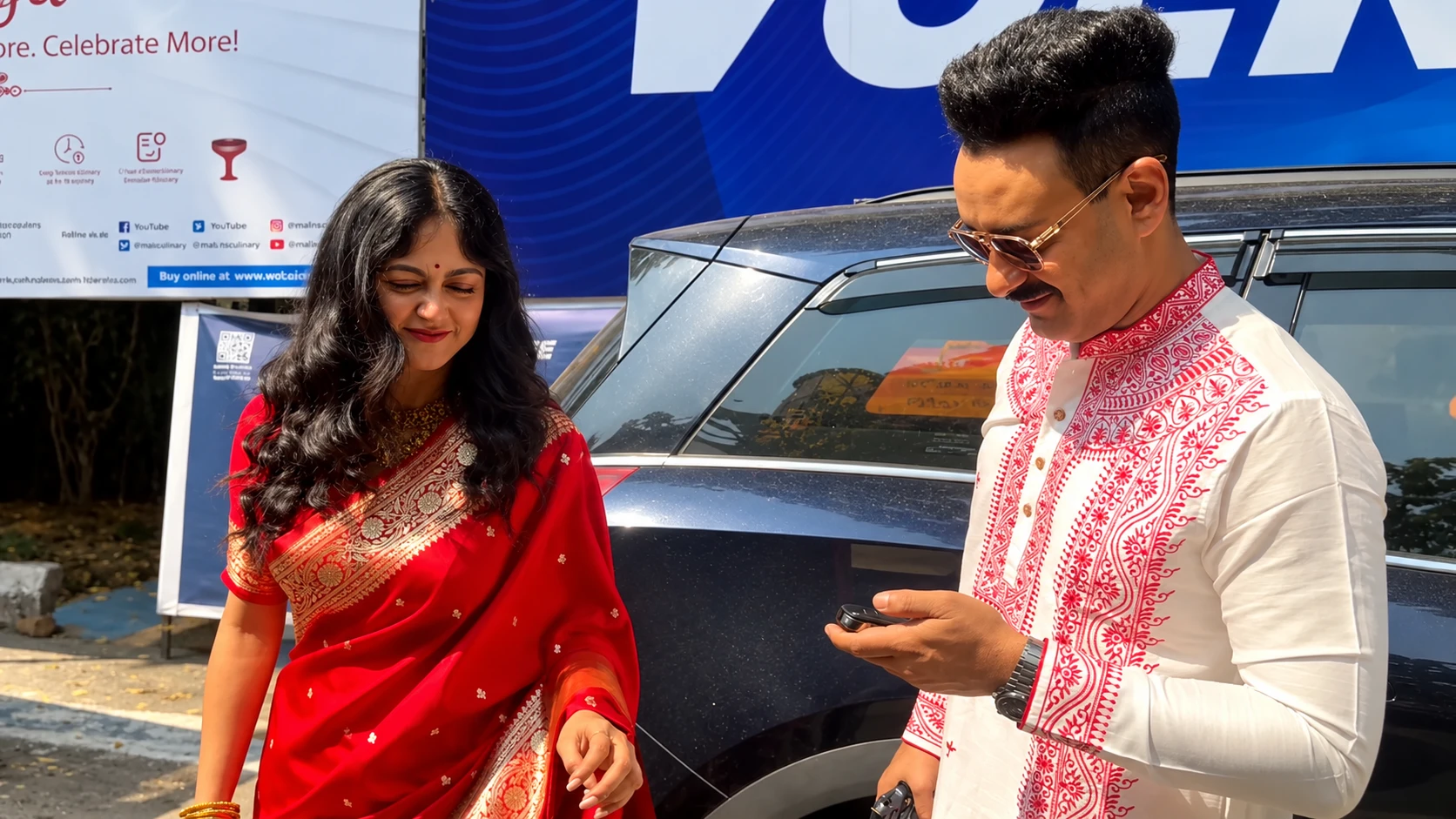 অষ্টমীর অঞ্জলিতে একসঙ্গে সাহেব সুস্মিতা