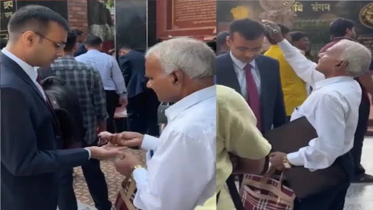 ইন্টারভিউ হলে প্রবেশের আগে ছেলের চুল আঁচড়ে দিচ্ছেন বাবা, আবেগঘন ভিডিয়ো মন জিতল নেটিজেনদের