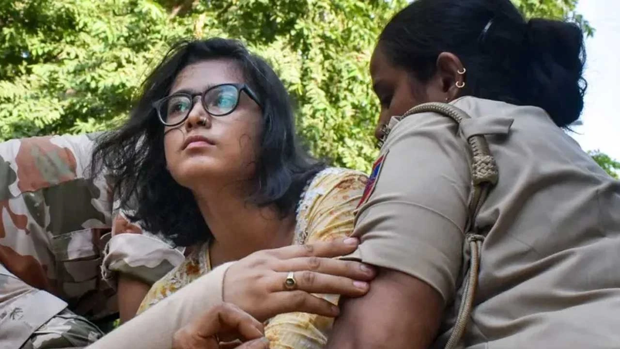 পুলিশের ‘পিস’ নোটিশকে চ্যালেঞ্জ নেহার, আগামীকাল রায় দেবেন দিল্লি হাইকোর্ট