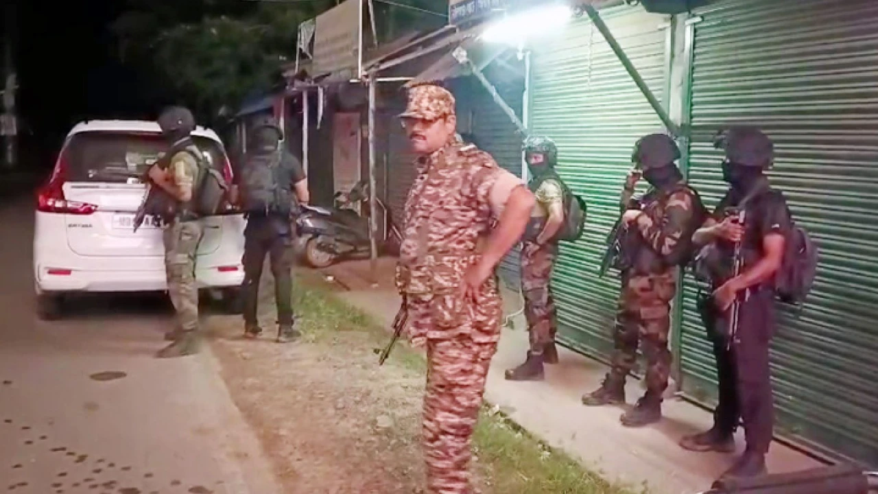 দত্তপুকুরে গাড়ির ভিতর থেকে উদ্ধার ‘রহস্যজনক’ রাসায়নিক, তল্লাশিতে এনএসজি, এনআইও, বেঙ্গল এসটিএফ