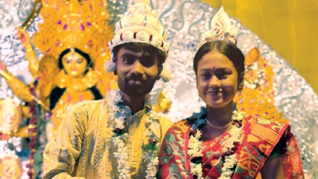 দুর্গা সাক্ষী, পুজোমণ্ডপেই চারহাত এক, অশোকনগর নেতাজি সংঘে প্রেমের ফিল্মি পরিণতি