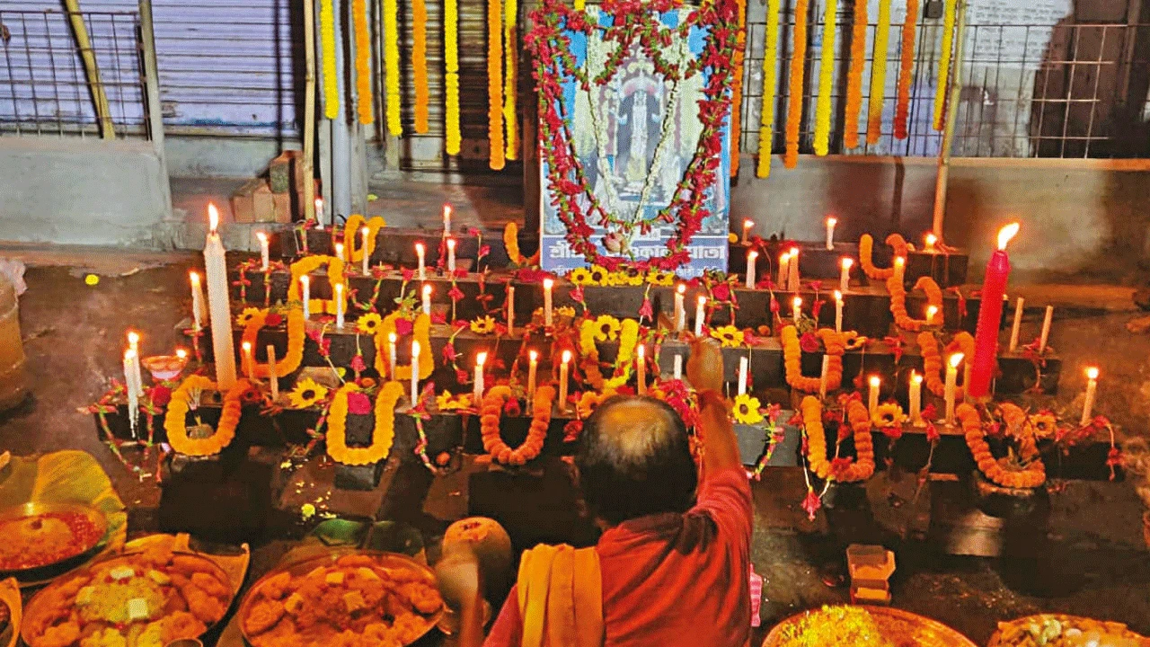 দশমীতে কাঠামো পুজোর মধ্যে দিয়ে শুরু নবদ্বীপের রাস উৎসবের প্রস্তুতি