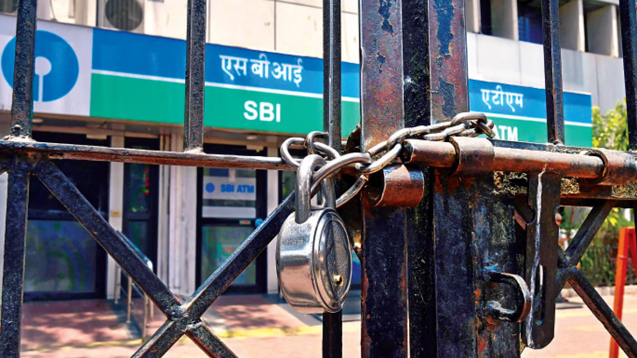 গ্রাহকের তথ্য ডার্ক ওয়েবে  ফাঁস, স্বীকার স্টেট ব্যাংকের