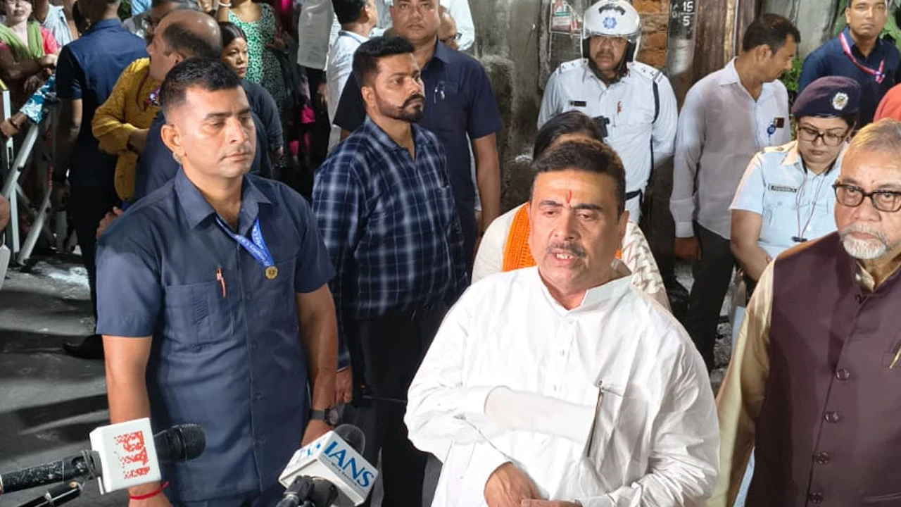 চোরবাগান কাণ্ড: শোভাবাজারে মৃতদের বাড়িতে গেলেন মুখ্যমন্ত্রী শুভেন্দু অধিকারী
