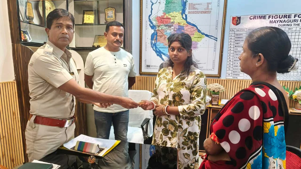 হারিয়ে যাওয়া সোনার বালা উদ্ধার করল পুলিশ