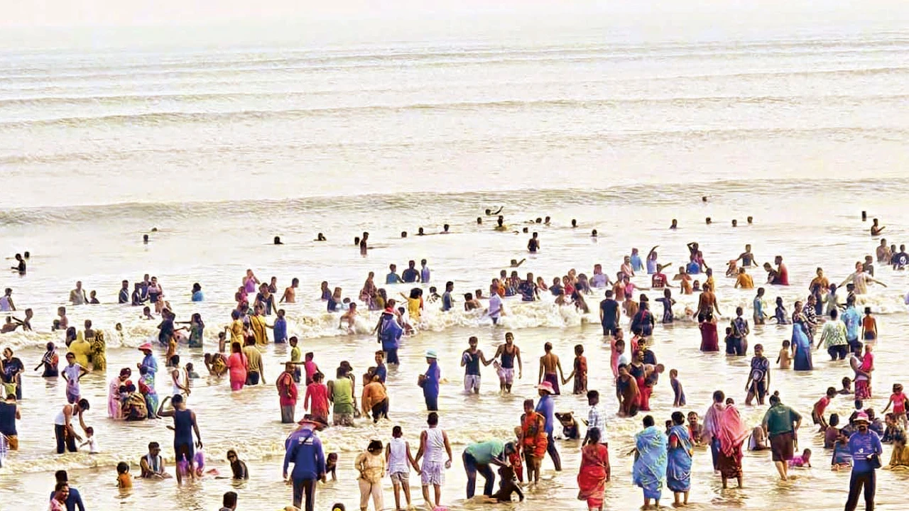 পুজো মিটতেই চেনা ছন্দে দীঘা