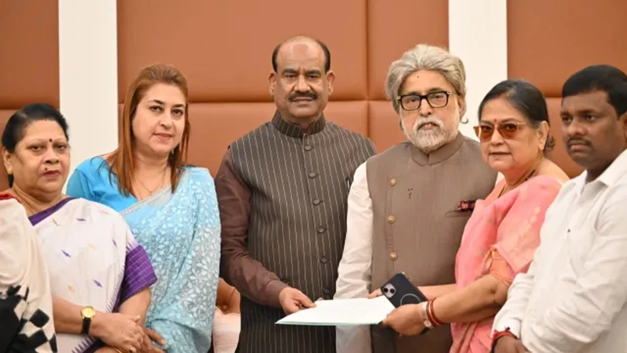 পুরভোটে প্রার্থী দেওয়া নিয়ে দিল্লি বিজেপির শীর্ষ নেতৃত্বের দিকে তাকিয়ে এনসিপিআই