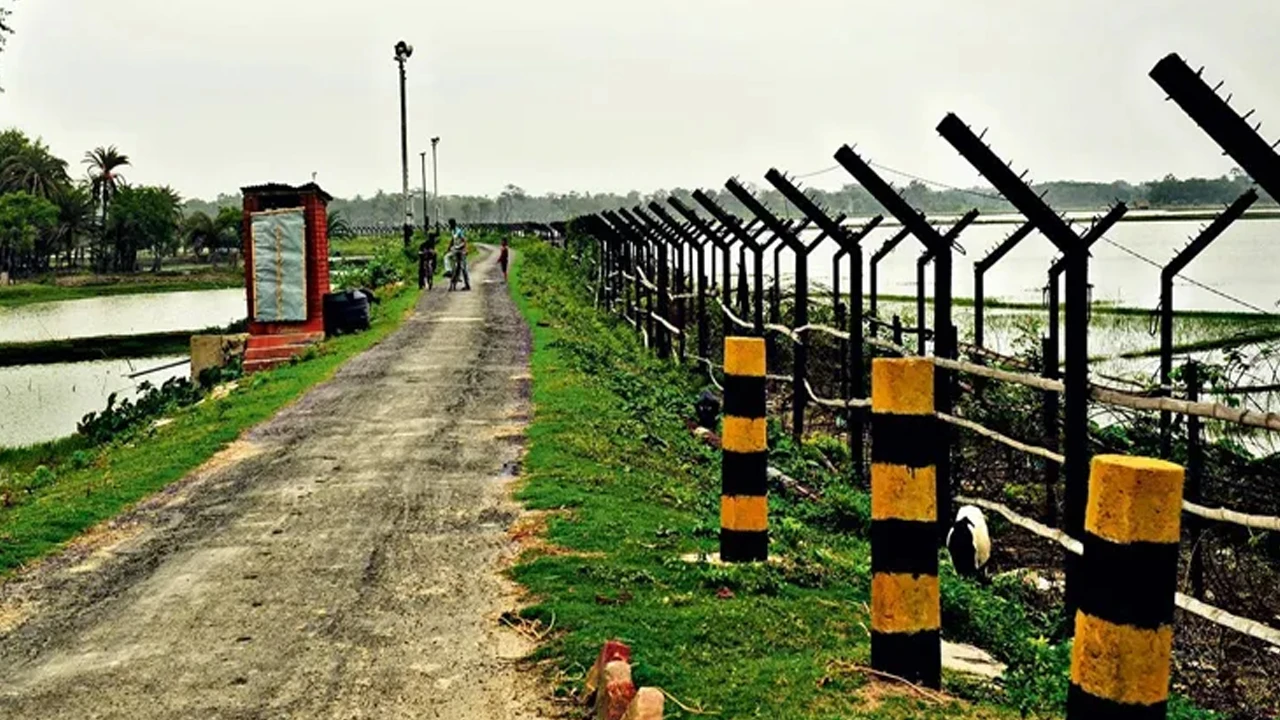 দুই সন্তানকে বাংলাদেশে নিয়ে যাওয়ার চেষ্টা, বাধা দিলে স্ত্রীকে খুনের হুমকি