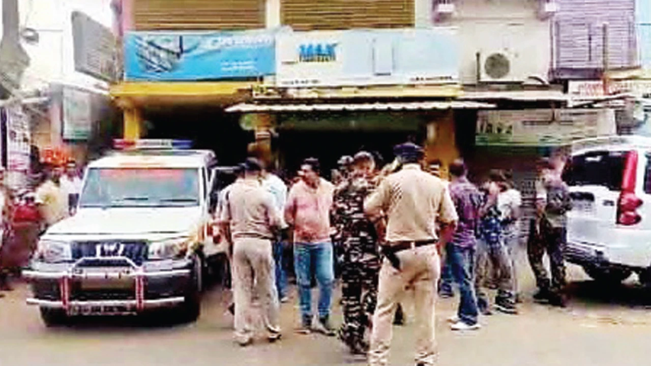 এনকাউন্টারে কিছুটা হলেও স্বস্তি পেলাম জানালেন ধুলিয়ানের নিহত বিজেপি কর্মী সুজিতের স্ত্রী
