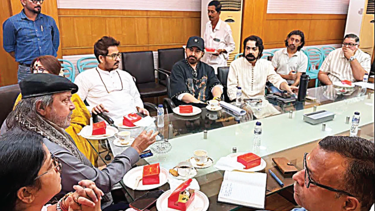 নন্দনে কিফ নিয়ে বৈঠক, উপস্থিত ছিলেন মিঠুন-প্রসেনজিৎরা