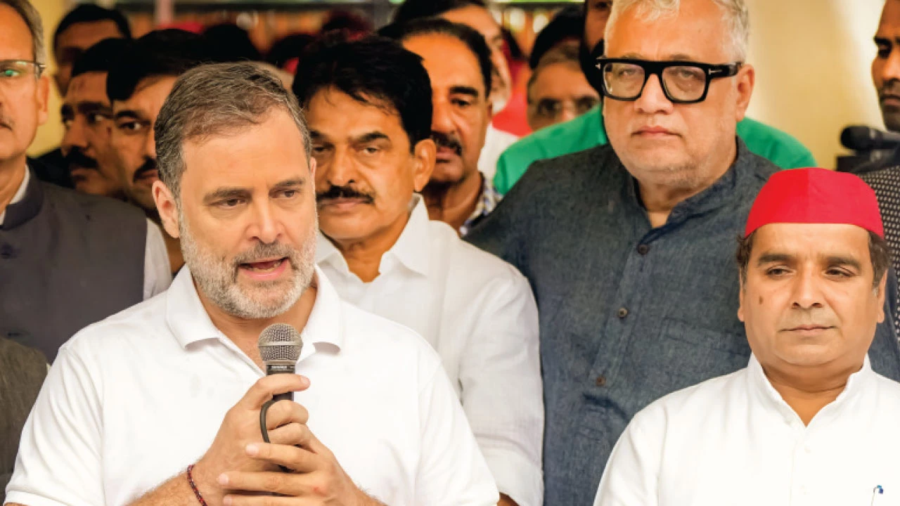 ‘দল নয়, রাজনীতি নয়, গণতন্ত্র রক্ষা করুন’, রামলীলাতেই মোদি বিদায়ের শুরু: রাহুল