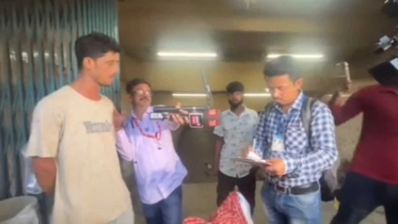 পকেট পরোটা রাজুদার দোকানে কলকাতা পুরসভার খাদ্য সুরক্ষা দপ্তরের হানা