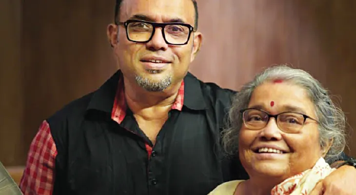 ‘আমার জীবনের, সুরের মধ্যমণি মা’