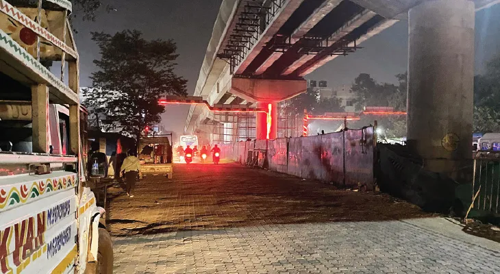 নেই ল্যাম্পপোস্ট, সূর্য ডুবলেই অন্ধকারে ডায়মন্ডহারবার রোড