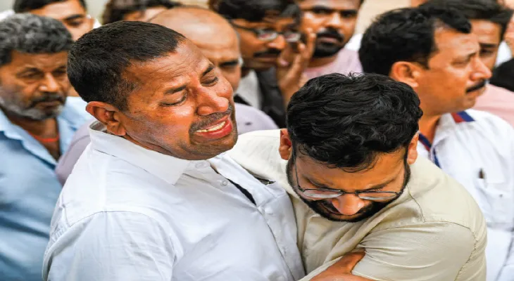 ভিড় ট্রেনে বচসা, মুম্বইয়ের রেল স্টেশনে অধ্যাপককে কুপিয়ে হত্যা, ধৃত অভিযুক্ত