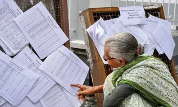 শুনানিতে হয়রানি কমাতে উদ্যোগী ডিএম,অতিরিক্ত ৮০টি টেবিল চেয়ে কমিশনকে চিঠি