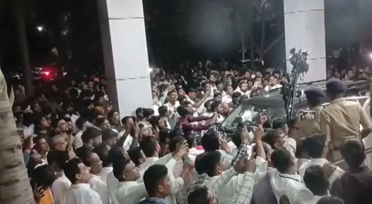 পুনে থেকে বারামতির উদ্দেশ্যে রওনা দিলেন শারদ যাদব