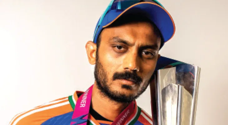 ধোনির মূল্যবান টিপসই বদলে দিয়েছে অক্ষরকে