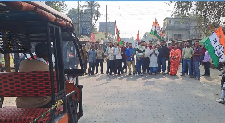 ফ্লেক্সে মুখ্যমন্ত্রীর ছবি বিকৃত করার অভিযোগ, উত্তেজনা জলপাইগুড়ির ডেঙ্গুয়াঝাড় এলাকায়