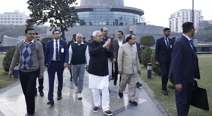 পাটনায় বুদ্ধস্মৃতি পার্কে গেলেন বিহারের মুখ্যমন্ত্রী নীতীশ কুমার