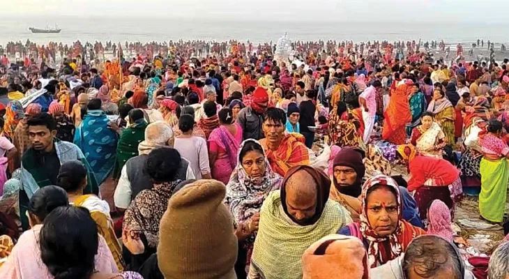 মাঘী পূর্ণিমায় পুণ্যার্থীদের ঢল গঙ্গাসাগরে, সারারাতই ভেসেল