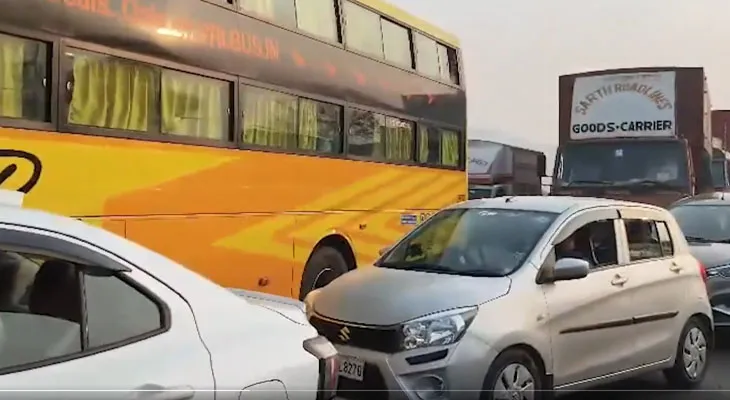 মহারাষ্ট্রের আদোশি টানেলে গ্যাস ট্যাঙ্কারে আগুন, মুম্বই-পুনে এক্সপ্রেসওয়েতে ব্যাহত যান চলাচল