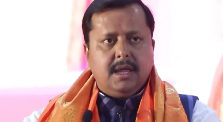 কেরলের কারুকুট্টিতে সভায় বক্তব্য রাখছেন বিজেপির সর্বভারতীয় সভাপতি নীতীন নবীন