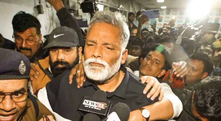 ৩০ বছরের পুরানো মামলায় মধ্যরাতে গ্রেপ্তার পাপ্পু যাদব, কণ্ঠরোধের চেষ্টা, সরব রাহুল ও প্রিয়াঙ্কা
