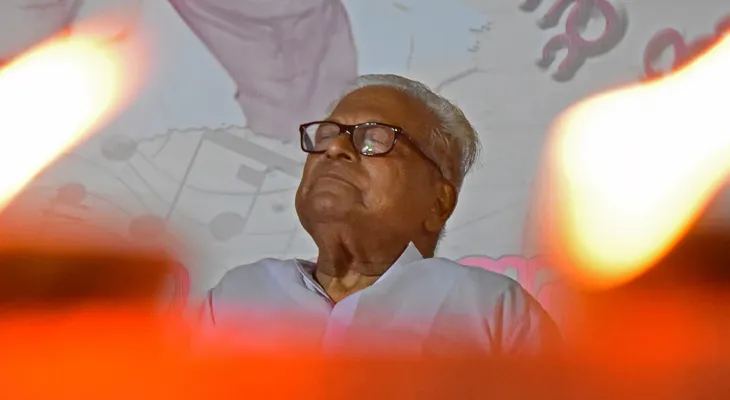 অচ্যুতানন্দনের পরিবার ফেরাচ্ছে পদ্ম সম্মান