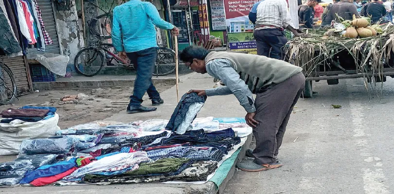 বারবার অভিযান চালিয়েও বনগাঁ শহরে ফুটপাত দখলমুক্ত করতে ব্যর্থ প্রশাসন!