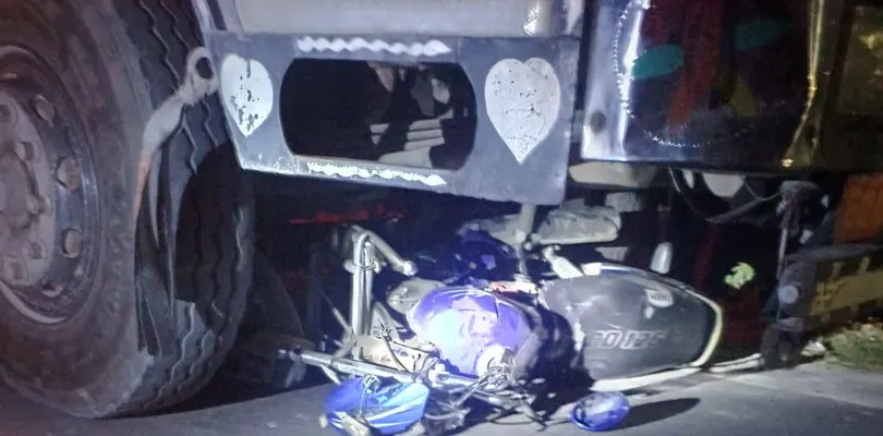 জলপাইগুড়িতে তৃণমূল নেতার বাইকে ধাক্কা ট্রাকের, মৃত্যু