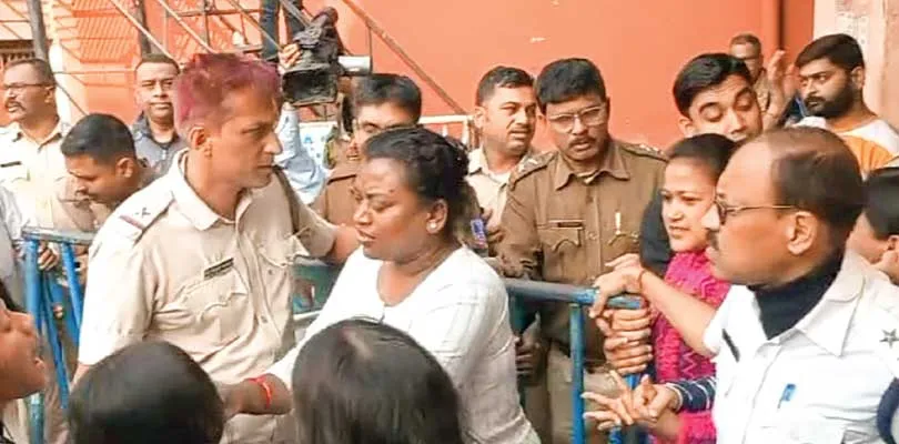 নাবালক খুন: অভিযুক্তকে ঘিরে আদালতে তুলকালাম