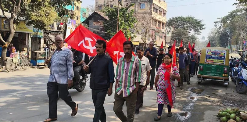 ধর্মঘটের সমর্থনে কলকাতার রাজপথে বামেদের মিছিল