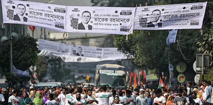বাংলাদেশে ভোটগ্রহণ কেন্দ্রে অন্তত ৬ জনের মৃত্যু, শুরু হয়েছে গণনা