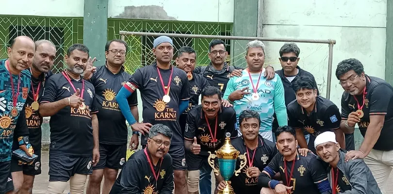জিয়াভারালি কাপ ফুটবলে জয়ী ১৯৯৫-এর ব্যাচ