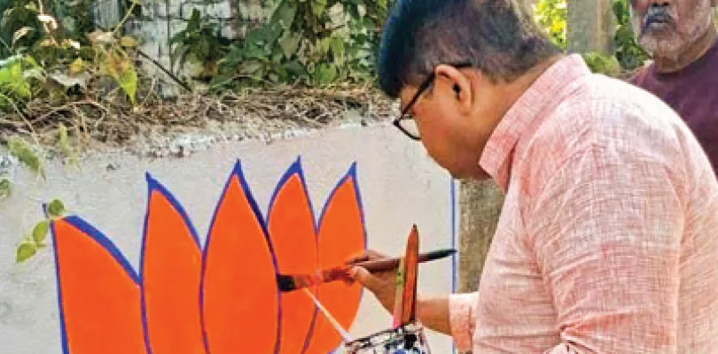 অনুমতি ছাড়াই দেওয়াল লিখন, বিতর্কে চাকদহের বিজেপি বিধায়ক