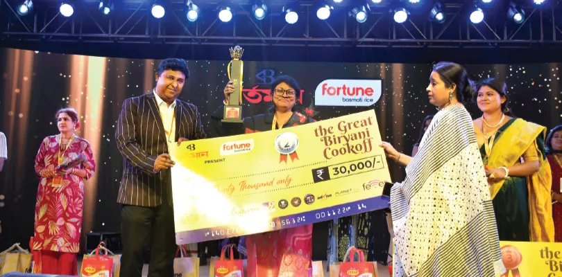 গান-আড্ডা-খাবারে জমজমাট ‘দ্য বিরিয়ানি কুকঅফ’, প্রেমদিবসে ভরপেট ভালোবাসায় ভাসল শহর