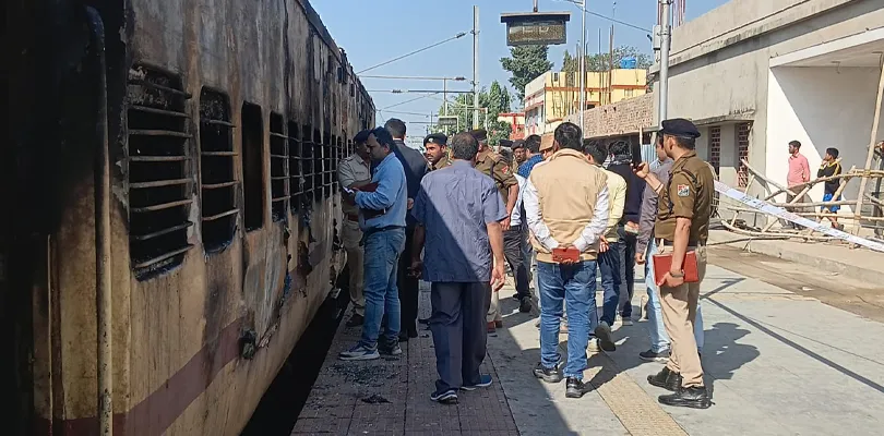 কাটোয়া স্টেশনে ট্রেন অগ্নিকাণ্ডের ঘটনার তদন্তে হাওড়া থেকে এডিআরএমের টিম