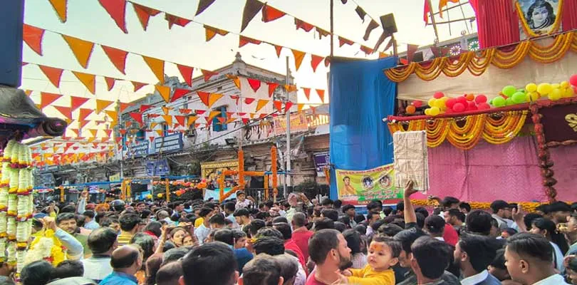 শিবরাত্রি উপলক্ষে বিপুল পরিমাণ মানুষের ভিড় ভূতনাথ মন্দিরে