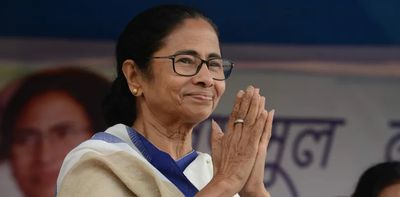 জেলাশাসকদের বলছে চাকরি আমাদের হাতে: মমতা