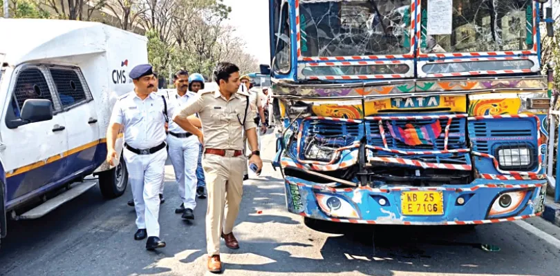 ফের দুর্ঘটনা নিউটাউনে, এবার দুই বাসের ধাক্কায় আহত বহু
