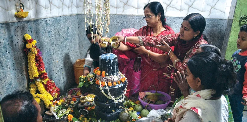 শিবরাত্রি উপলক্ষ্যে বৈষ্ণবতীর্থ নবদ্বীপে শিবমন্দিরে ভক্তের ঢল
