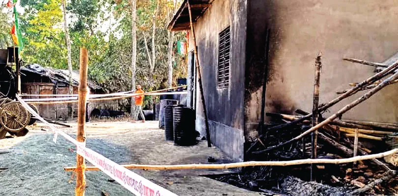 ভাঙড়ে বিস্ফোরণের কারণ নিয়ে ধোঁয়াশায় পুলিশ,থমথমে এলাকা, ঝলসে যাওয়া শিশুদের মধ্যে আশঙ্কাজনক ১