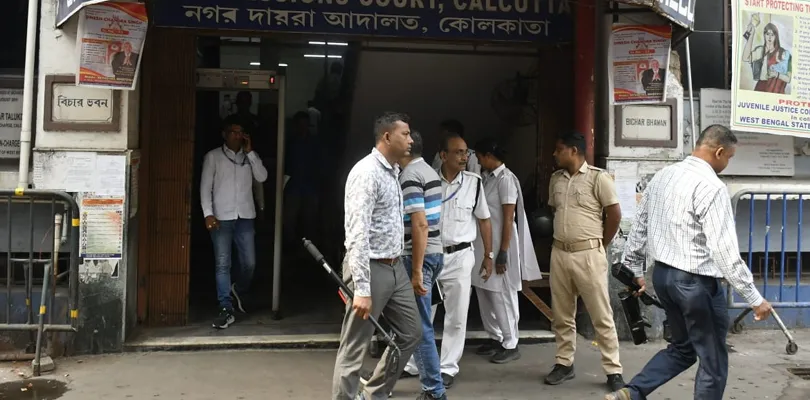 রাজ্যের একাধিক আদালতে বোমাতঙ্ক! যোগসূত্র খতিয়ে দেখছে পুলিশ