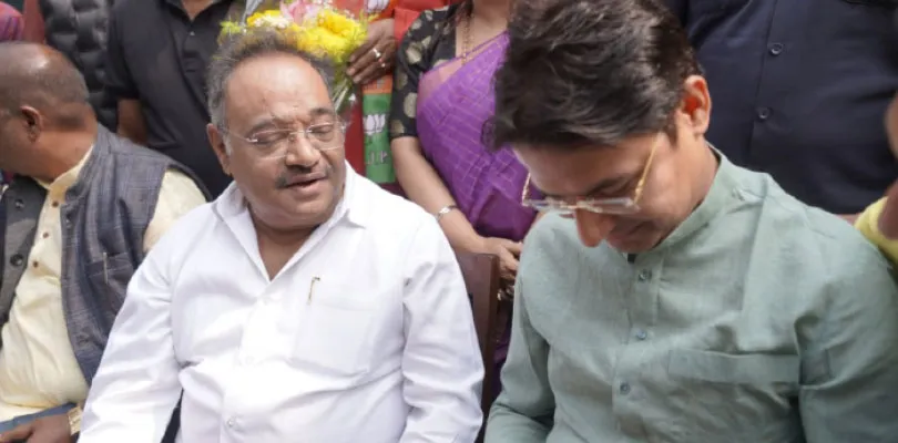 কর্মীদের মনোবল বাড়তে ‘চায়ে-পে চর্চা’ শমীকের